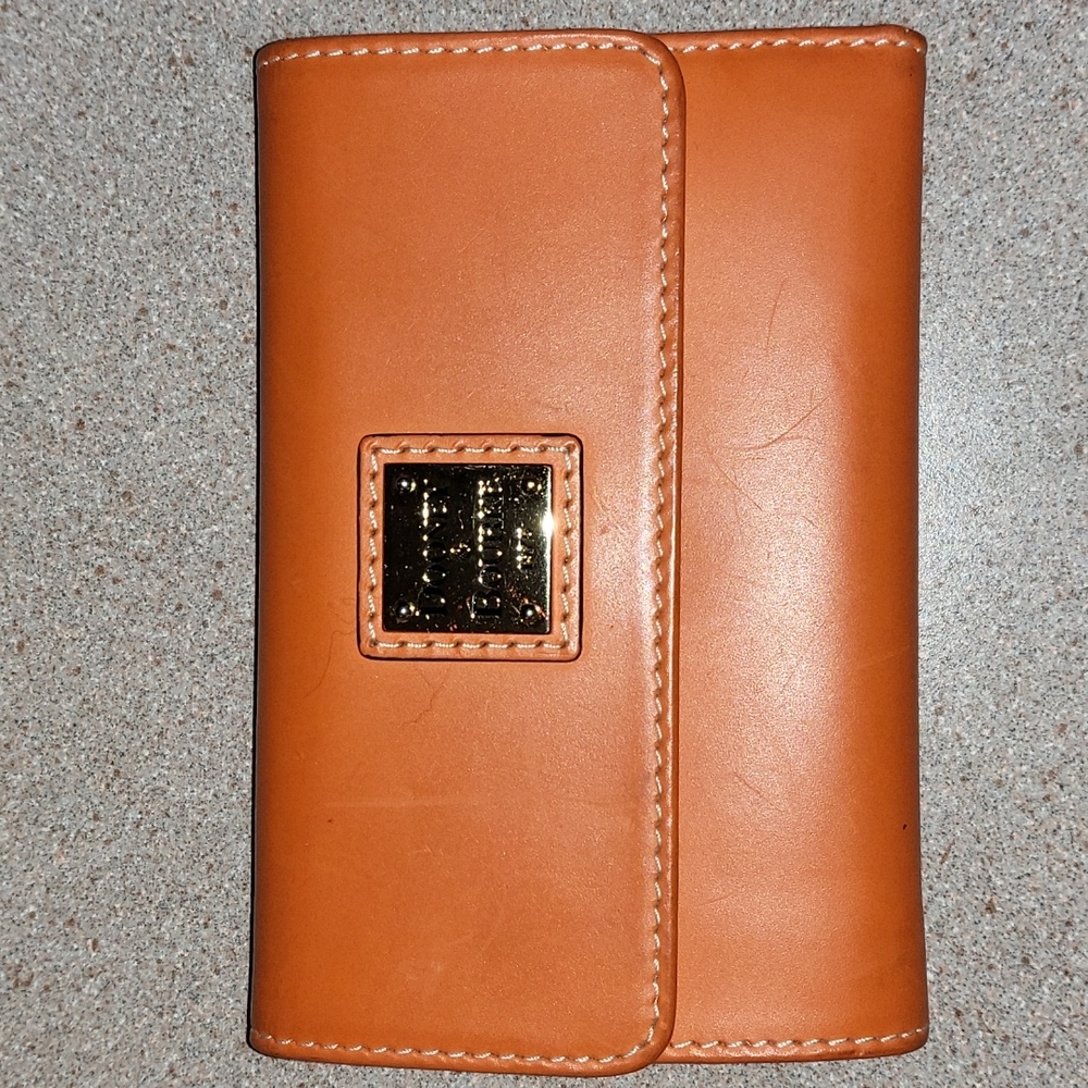 Dooney & Bourke wallet